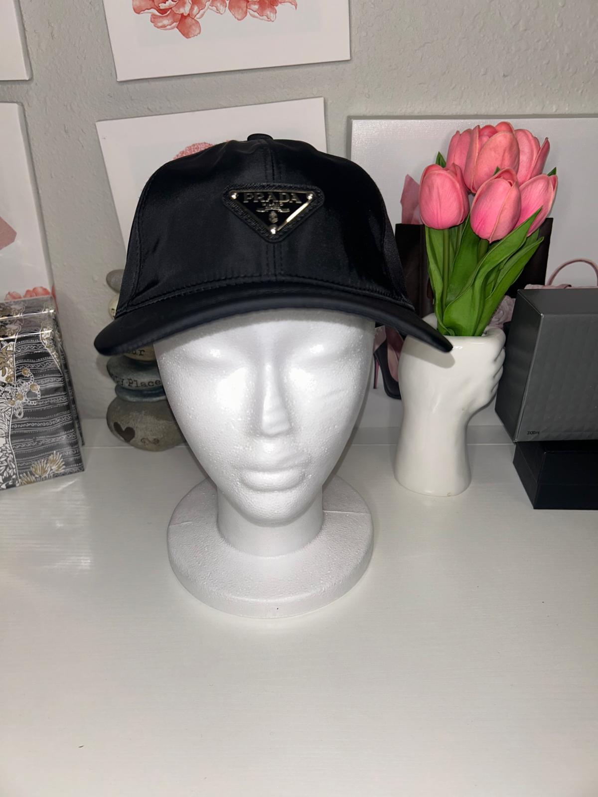 Gorras Prada